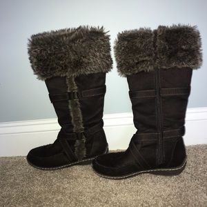 Winter boots with faux fur